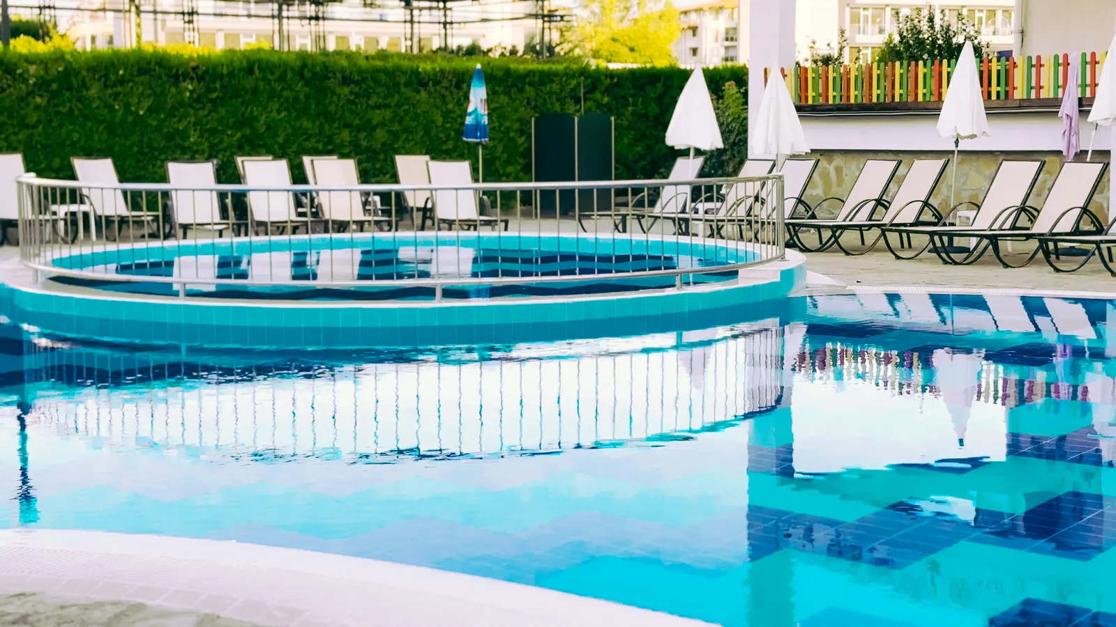 Hotel Golden Dune, кадър от заснемането